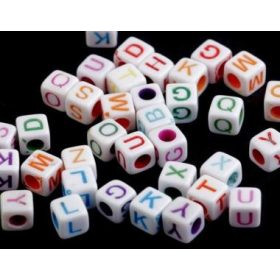 Gyöngy, kocka - 0,6mm - 50db - betűk